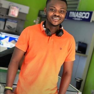 Meet your Posher, Emmanuel